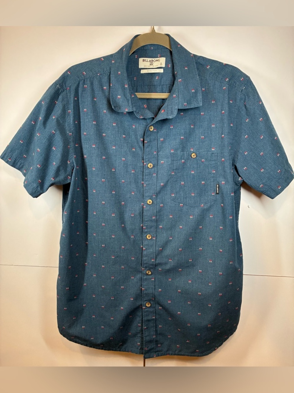 Billabong Men’s Short Sleeve Button Up Shirt Blue Print Size Medium